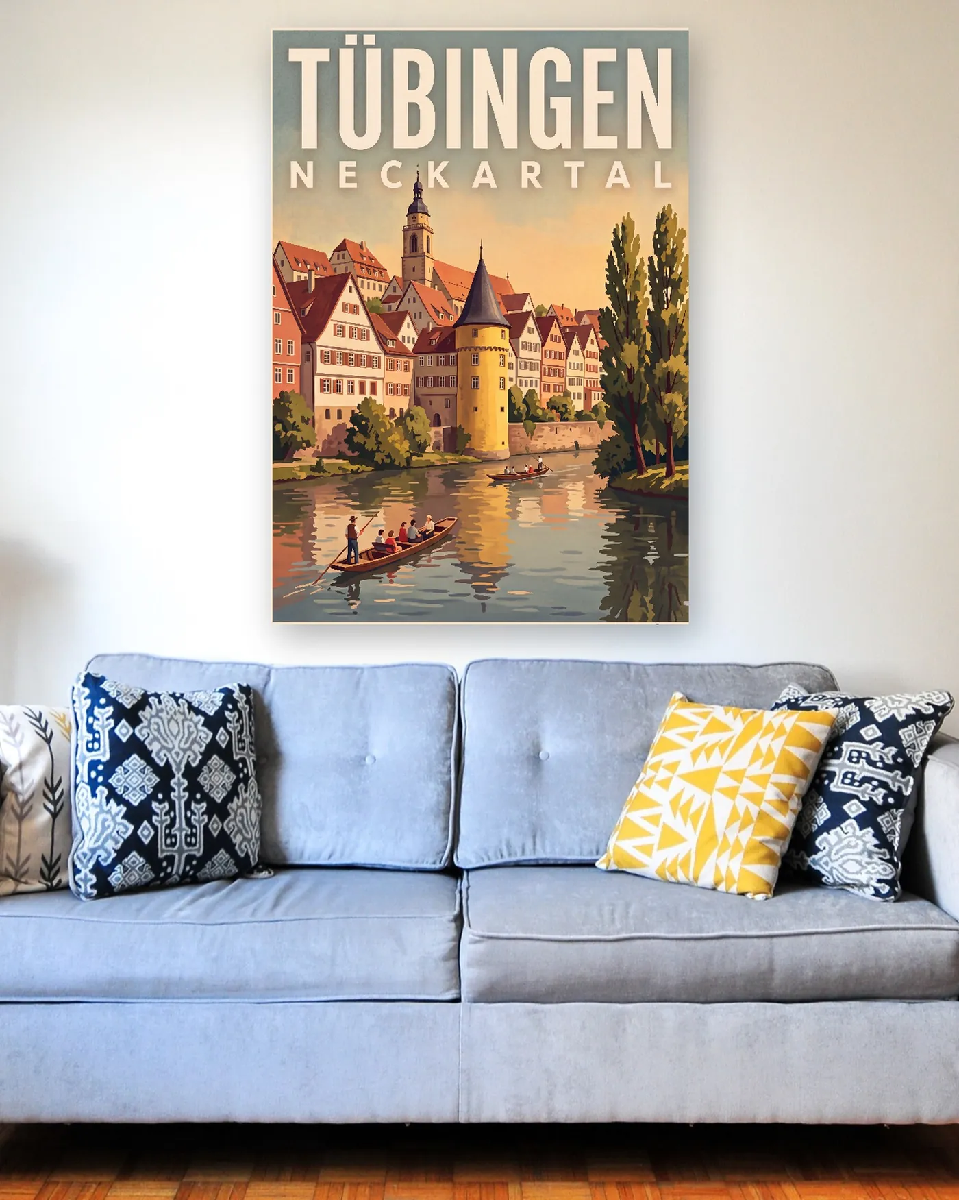 Tübingen-Poster mit dem Motiv Neckarfront im malerischen Stil über einem hellblauen Sofa